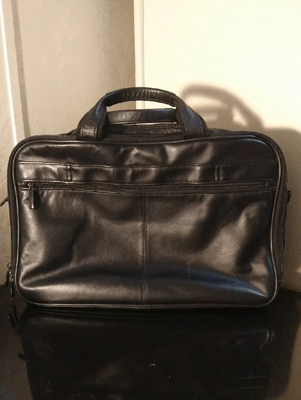 Samsonite Black Leather Men's Briefcase with Multiple Pockets